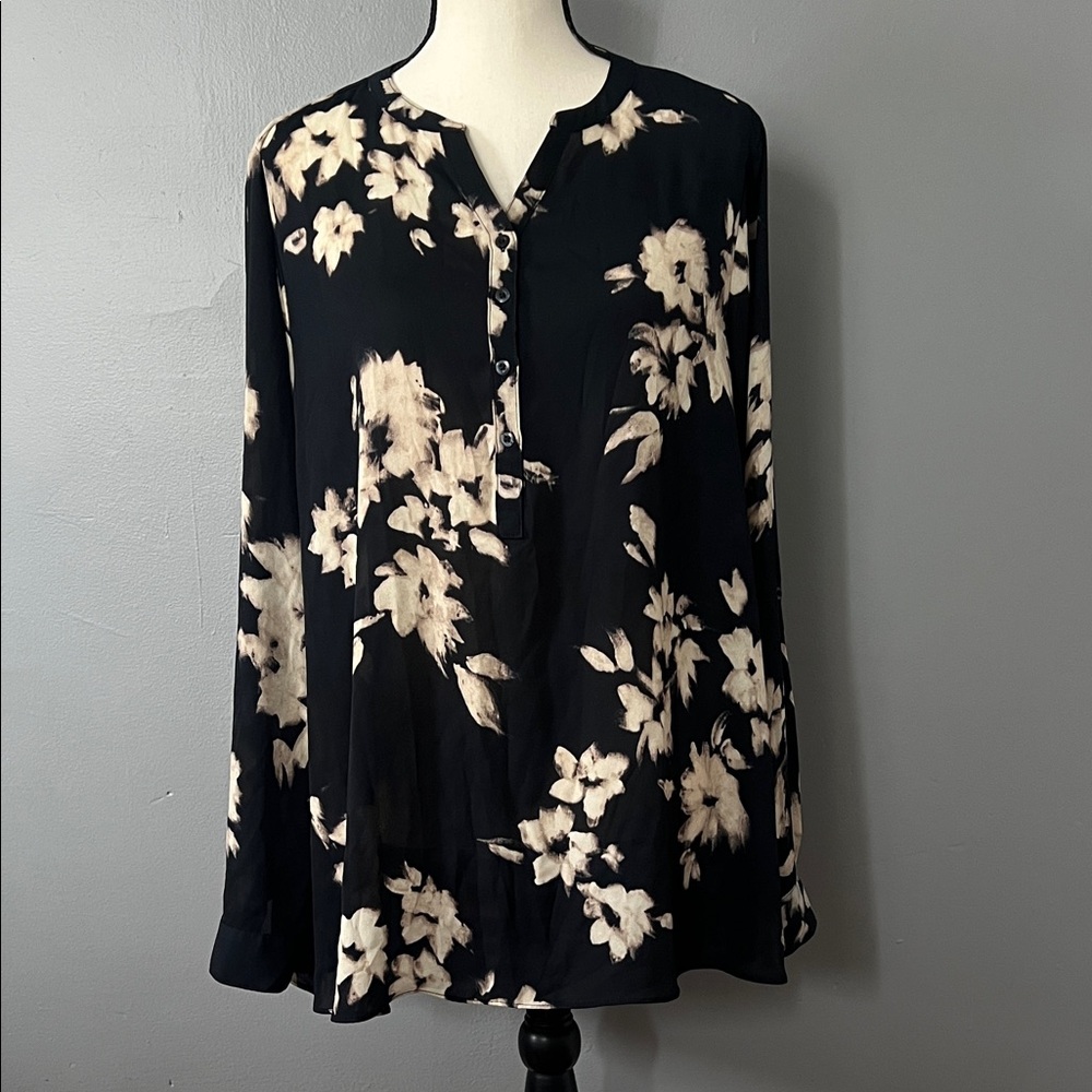 Simply Vera Vera Wang Black and Cream Floral Blouse